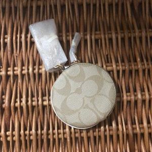 COPY - NWT Coach coin purse/ keychain